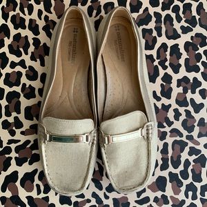 Naturalized Comfort Flats